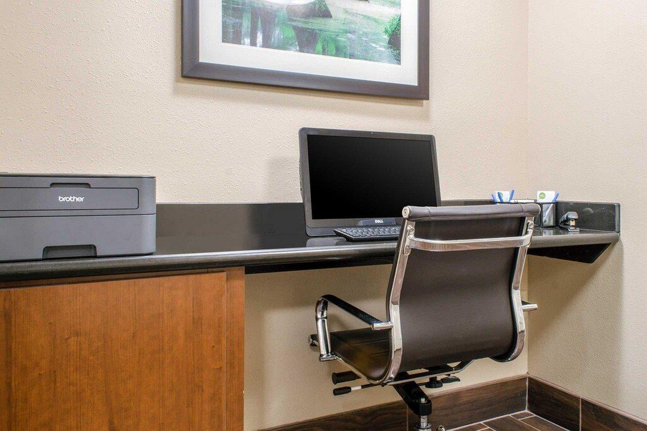 Towneplace Suites By Marriott Hadley Amherst エクステリア 写真