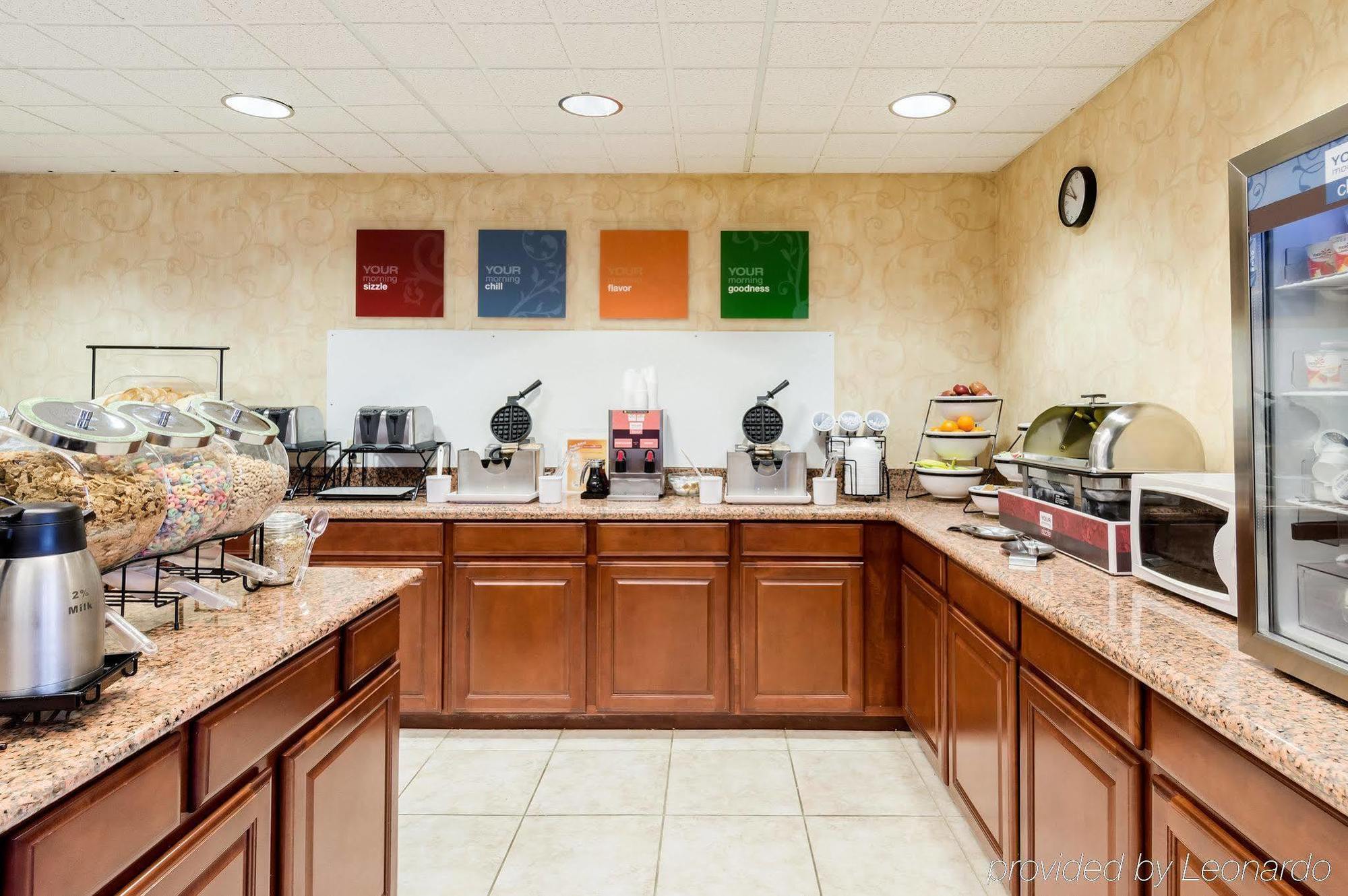 Towneplace Suites By Marriott Hadley Amherst エクステリア 写真